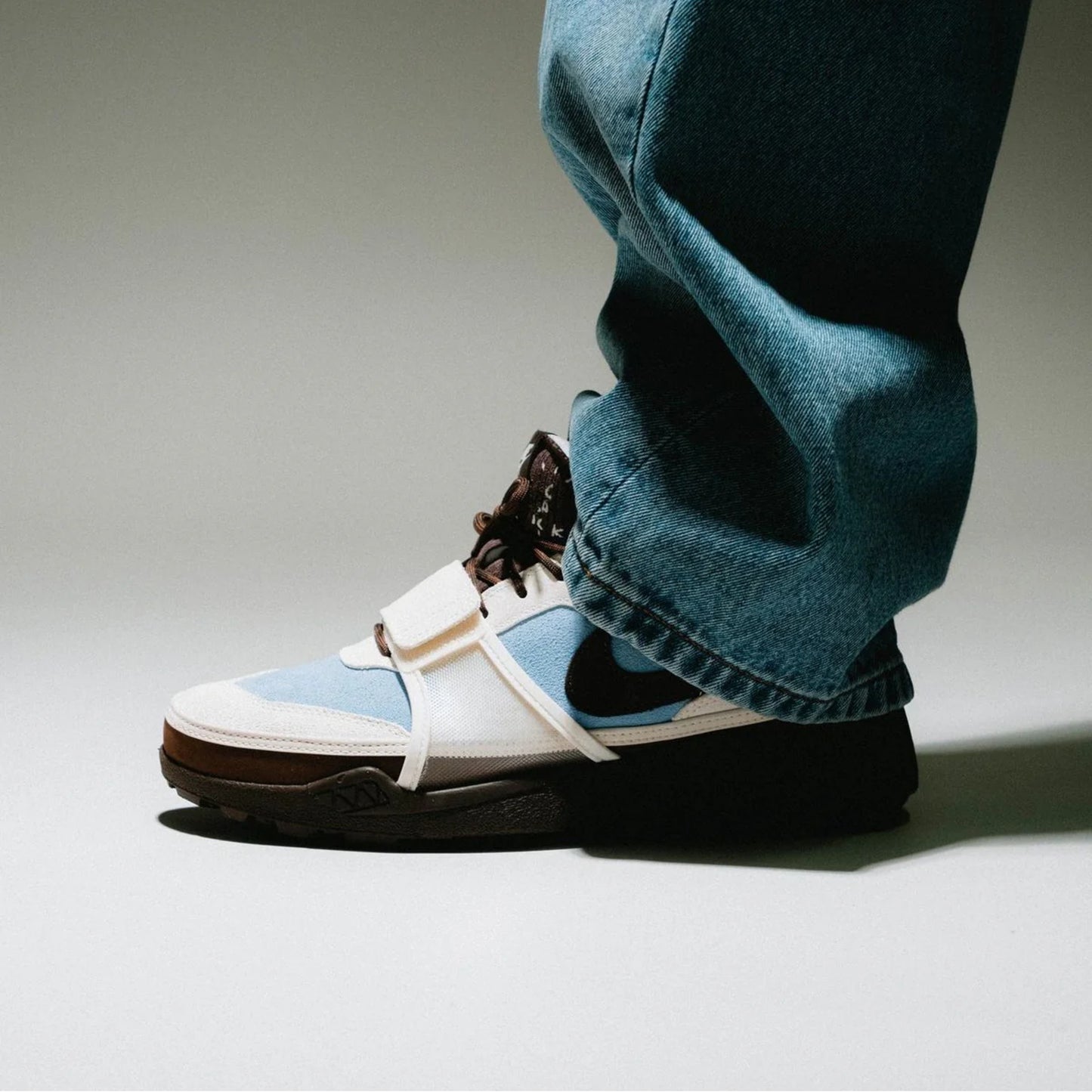 Travis Scott x Nike Zoom Field Jaxx Leche Blue